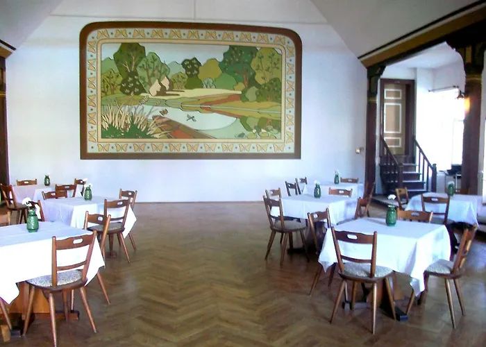 زوم غولدينين ستيرن فندق 3*