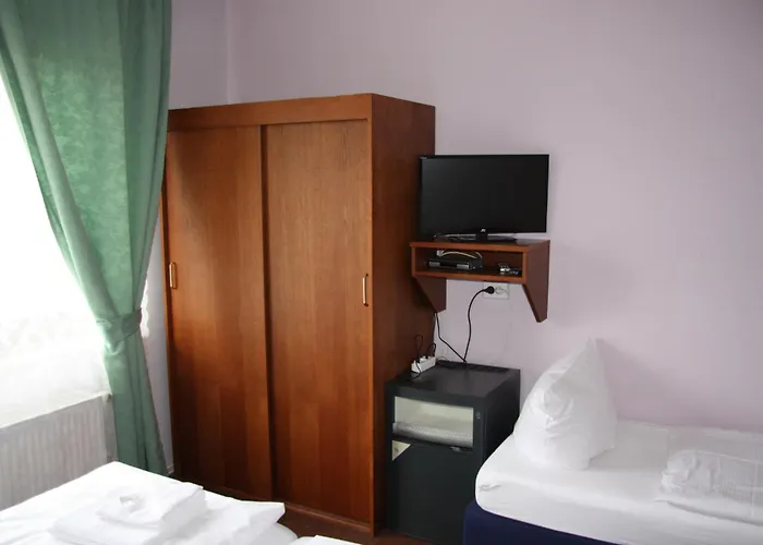 زوم غولدينين ستيرن فندق 3*