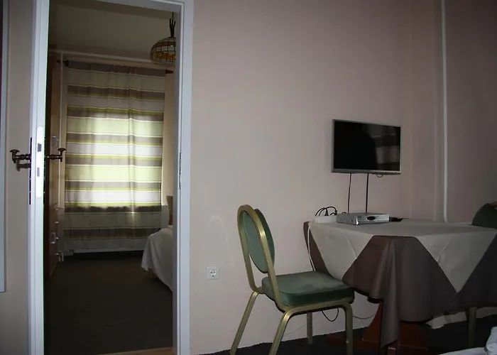 زوم غولدينين ستيرن فندق 3*