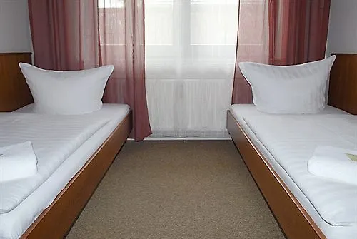 فندق زوم غولدينين ستيرن 3*