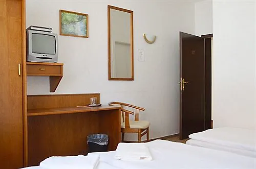 فندق زوم غولدينين ستيرن